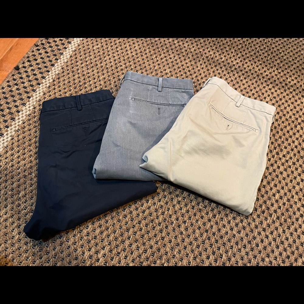FREE SHIPPING 3 pairs of men’s Uniqlo chino pants